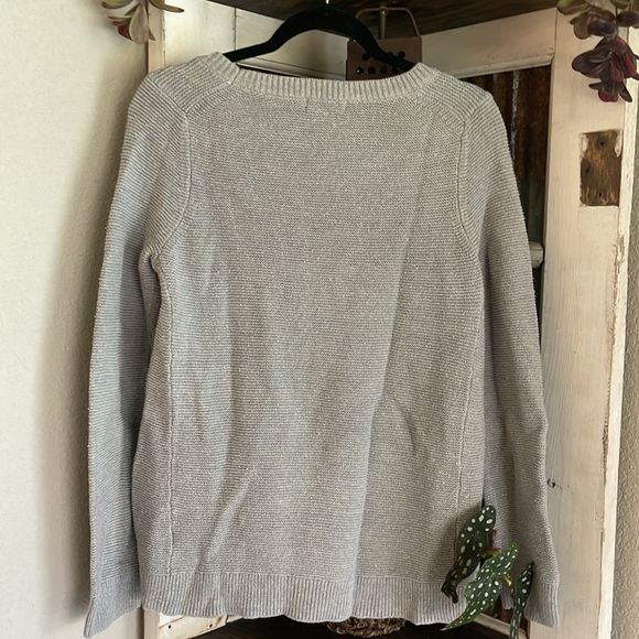 Cute sweater! - Picture 5 of 6